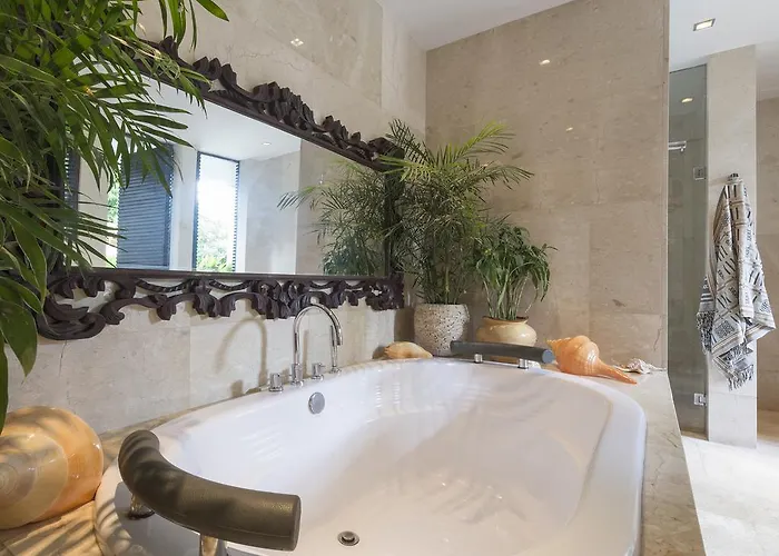 Eshara Seminyak (Bali)